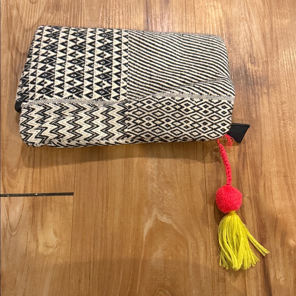 Pura Vida Multicolor Zigzag Clutch - Picture 5 of 5
